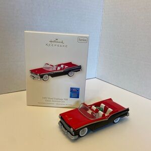 2007 Hallmark Keepsake 1957 Ford Fairlane 500 Classic American Cars Ornament